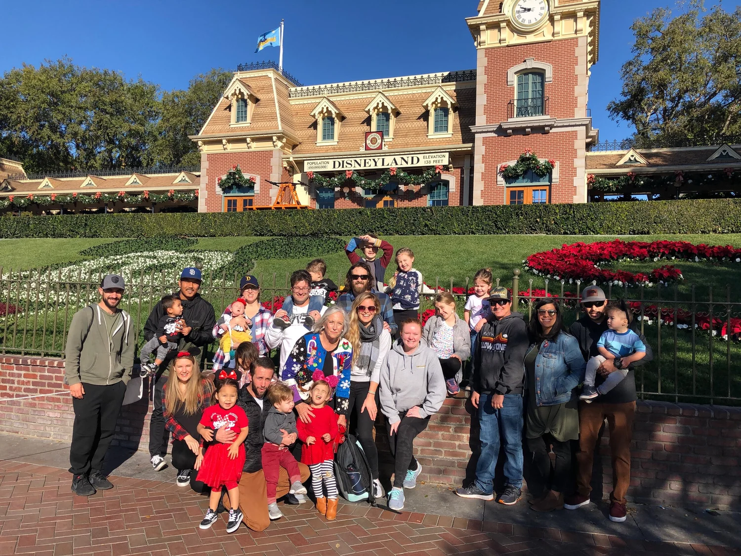 30 people at Disneyland for Stephen's birthday, 2019
