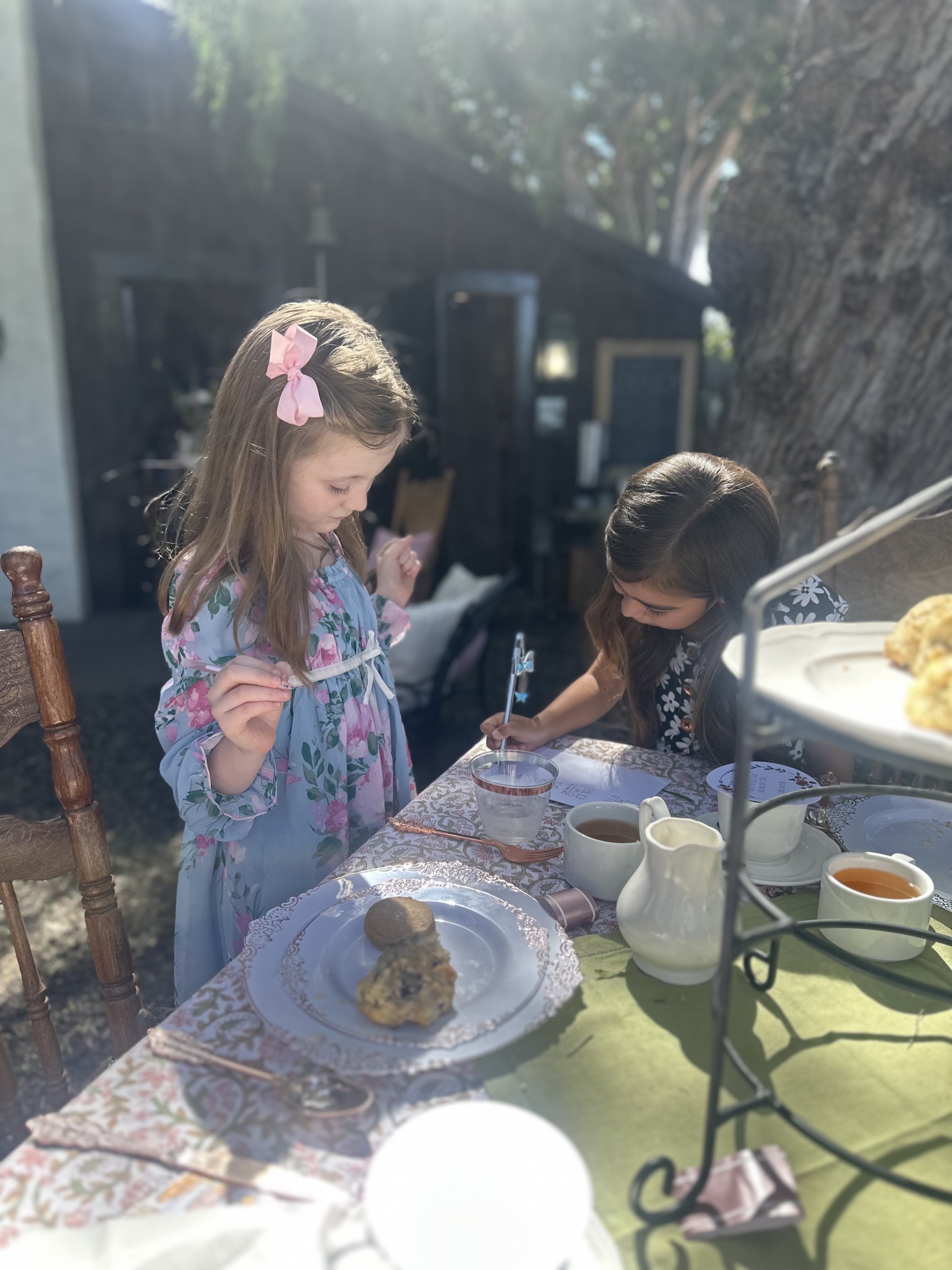 Tea party girls